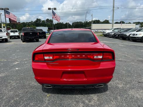 Used 2013 Dodge Charger SE image 5