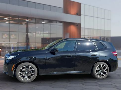 Used 2025 BMW X3 xDrive30i w/ Premium Package image 3