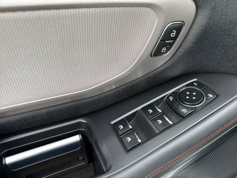 Used 2025 Ford Expedition Active AWD/4WD image 17
