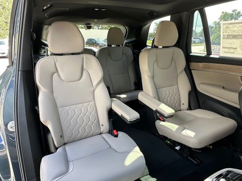 Used 2026 Volvo XC90 B6 Plus w/ Protection Package Premier image 10