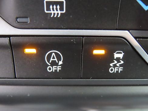 Used 2021 Jeep Wrangler Unlimited Sahara image 7