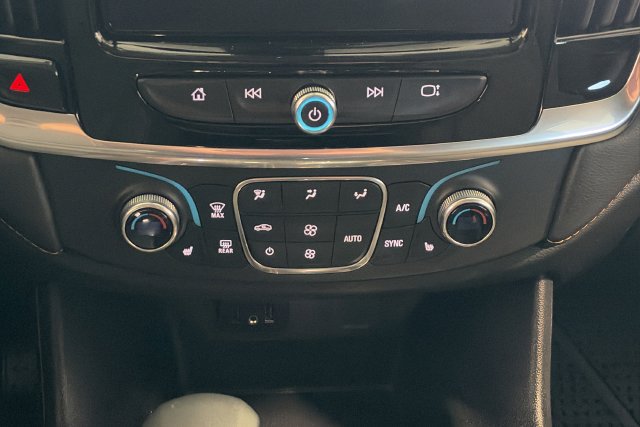 Used 2021 Chevrolet Traverse LT AWD/4WD image 17