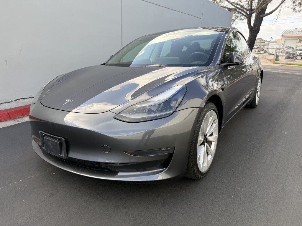 Used 2023 Tesla Model 3 Standard Range RWD image 1