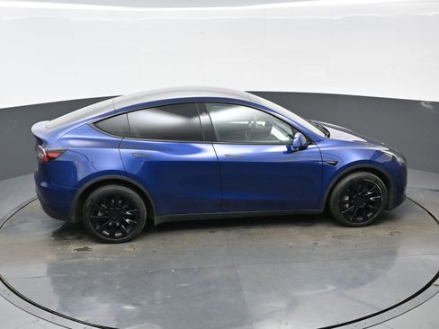 Used 2023 Tesla Model Y Long Range image 37