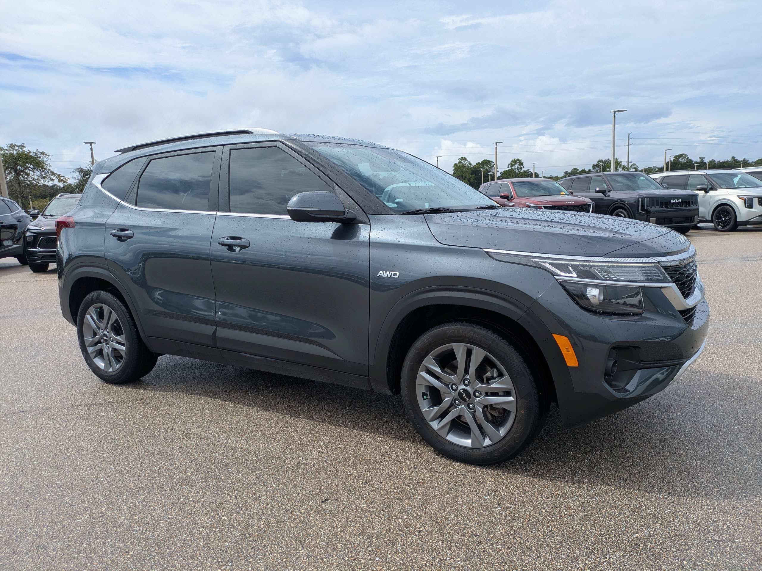 Certified 2023 Kia Seltos S w/ Navigation Package AWD/4WD image 2
