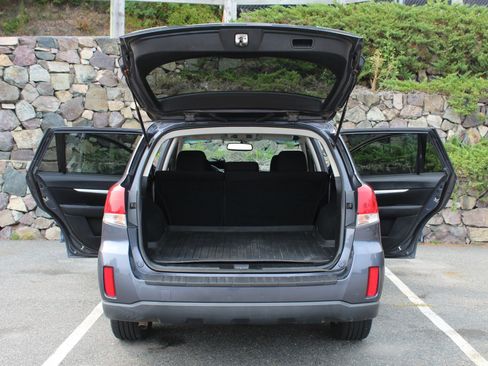 Used 2014 Subaru Outback 2.5i Premium image 10