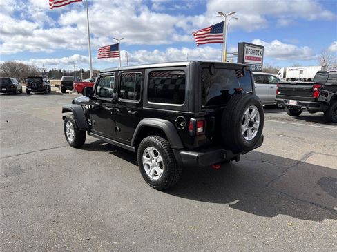 Used 2018 Jeep Wrangler Unlimited Sport S AWD/4WD image 5