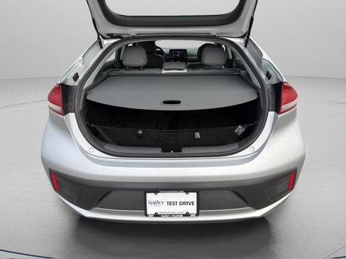 Used 2022 Hyundai Ioniq SE image 27