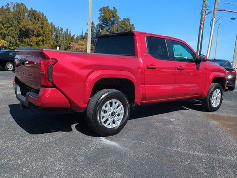 Used 2025 Toyota Tacoma Limited image 4