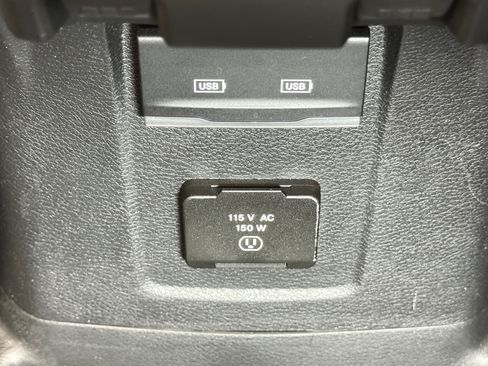 Used 2022 Jeep Wrangler Unlimited Sahara w/ Cold Weather Group AWD/4WD image 37