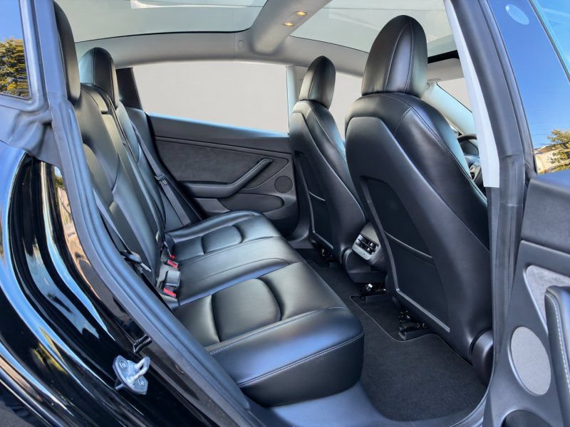 Used 2022 Tesla Model 3 Standard Range RWD image 12