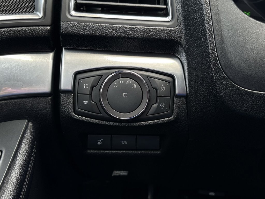 Used 2018 Ford Explorer Sport w/ Equipment Group 401A AWD/4WD image 17
