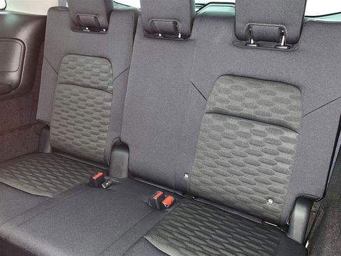 Used 2025 Nissan Pathfinder SV image 39