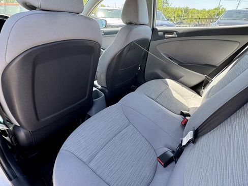 Used 2017 Hyundai Accent SE FWD image 11