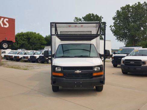 Used 2013 Chevrolet Express 3500 Extended RWD image 4