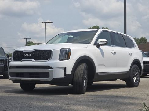 Used 2024 Kia Telluride LX FWD image 12