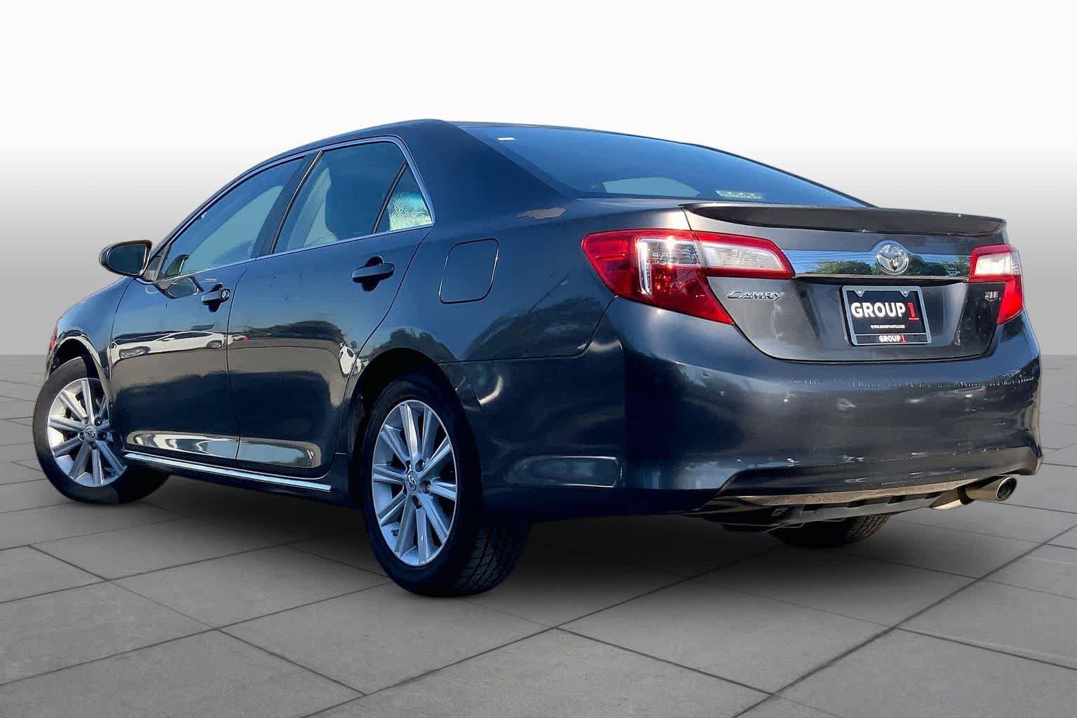 Used 2012 Toyota Camry XLE FWD image 11