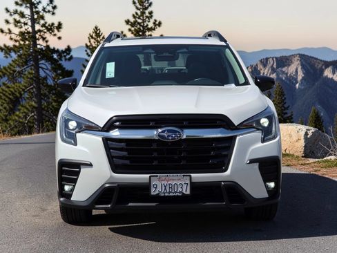 Used 2024 Subaru Ascent Limited w/ Technology Package AWD/4WD image 3