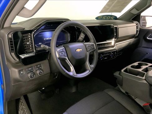 Used 2025 Chevrolet Silverado 1500 LT AWD/4WD image 14