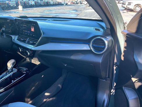 Used 2025 Chevrolet Trax LT image 14