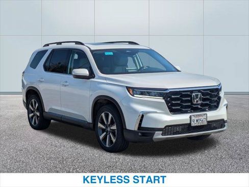 Certified 2024 Honda Pilot Touring image 4