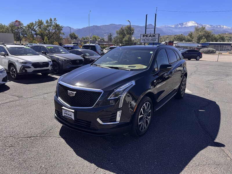 Used 2021 Cadillac XT5 Sportv w/ Platinum Package AWD/4WD image 3
