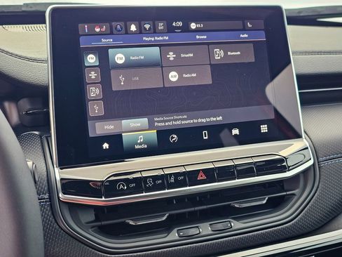 New 2026 Jeep Compass Latitude image 21