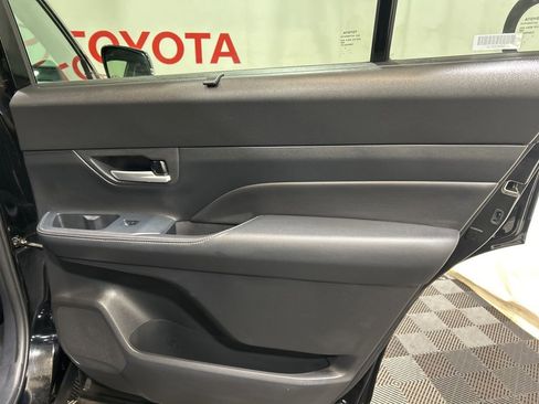 Used 2025 Toyota Grand Highlander AWD image 12