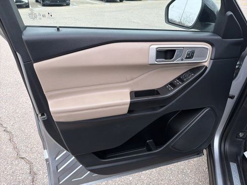 Used 2020 Ford Explorer Limited image 10