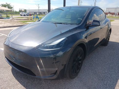 Used 2024 Tesla Model Y Long Range AWD/4WD image 7