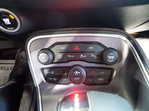 Used 2016 Dodge Challenger R/T Scat Pack image 22