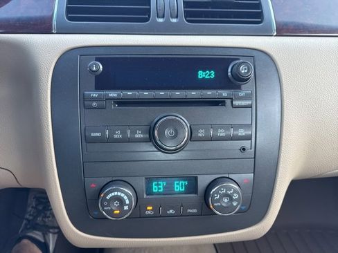 Used 2011 Buick Lucerne CXL image 18