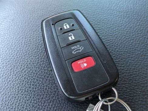 Used 2021 Toyota RAV4 XLE w/ Convenience Package image 34