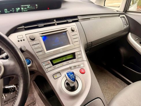 Used 2015 Toyota Prius One image 13