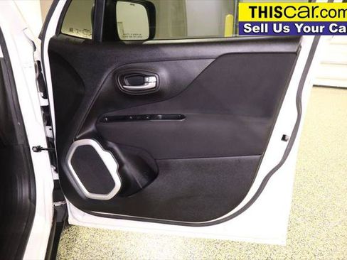Used 2019 Jeep Renegade Sport w/ UConnect 7.0 Group FWD image 34