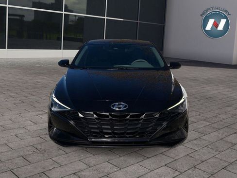 Used 2021 Hyundai Elantra SEL image 2