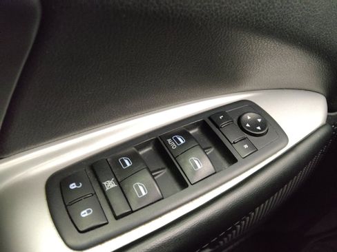 Used 2019 Dodge Journey SE w/ Blacktop Package FWD image 27