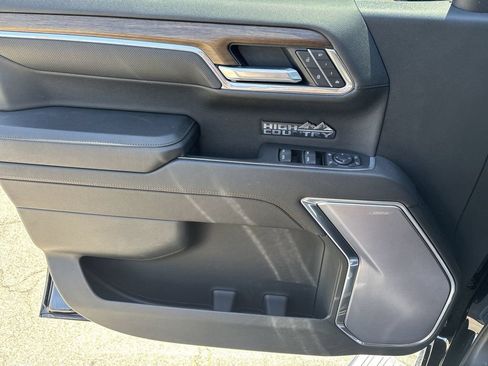 Used 2023 Chevrolet Silverado 1500 High Country AWD/4WD image 28