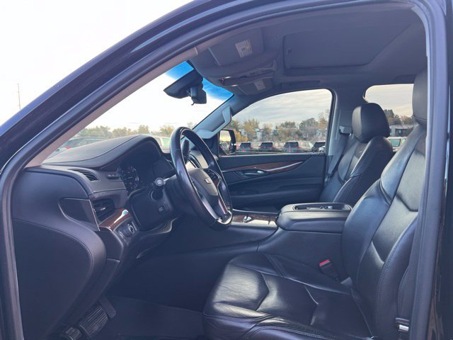 Used 2017 Cadillac Escalade ESV Luxury RWD image 28
