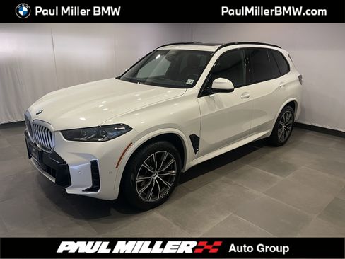 Certified 2024 BMW X5 xDrive40i w/ M Sport Package AWD/4WD image 1