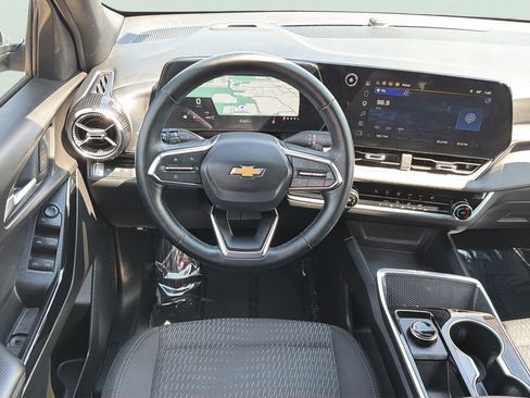 Used 2026 Chevrolet Equinox LT AWD/4WD image 15