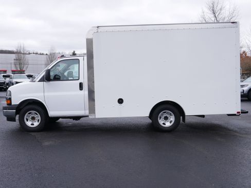 New 2025 Chevrolet Express 3500 w/ Power Convenience Package RWD image 5
