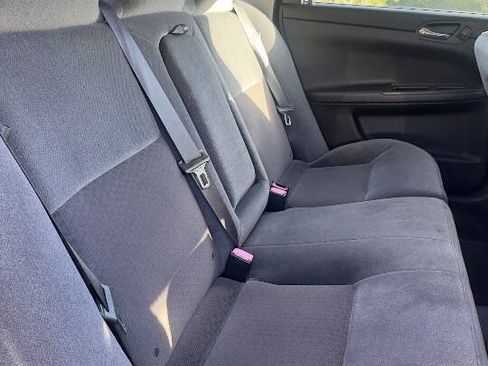 Used 2009 Chevrolet Impala LT FWD image 13