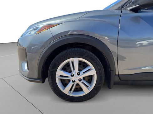 Used 2021 Nissan Kicks S FWD image 9