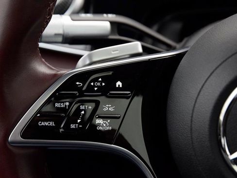 Used 2023 Mercedes-Benz EQS 580 EQS 580 image 24