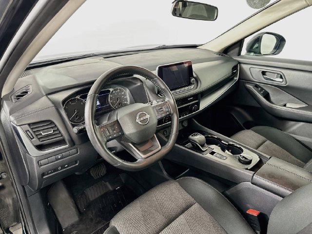 Used 2025 Nissan Rogue SV AWD/4WD image 18