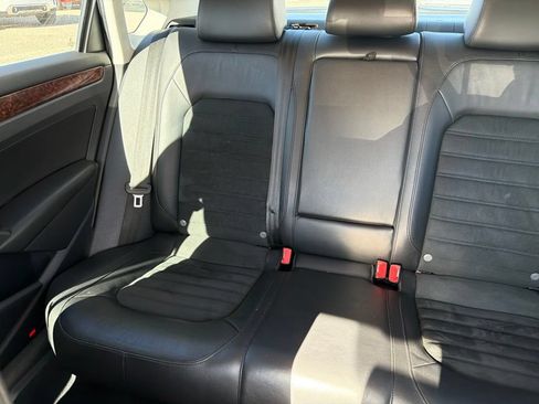 Used 2013 Volkswagen Passat TDI SEL Premium FWD image 21