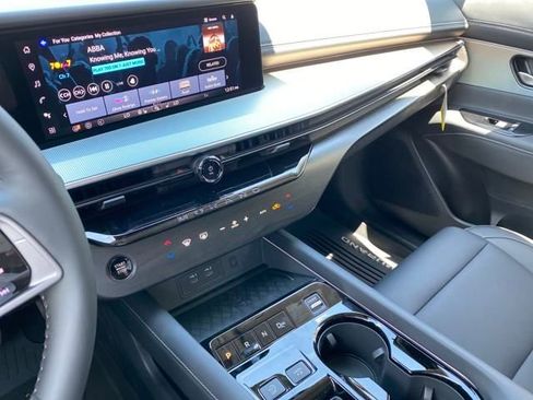 New 2025 Nissan Murano SL image 17