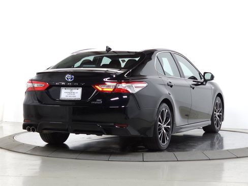 Used 2020 Toyota Camry SE FWD image 8