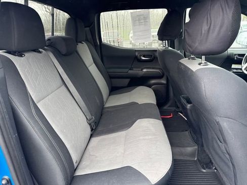 Used 2020 Toyota Tacoma TRD Off-Road image 14